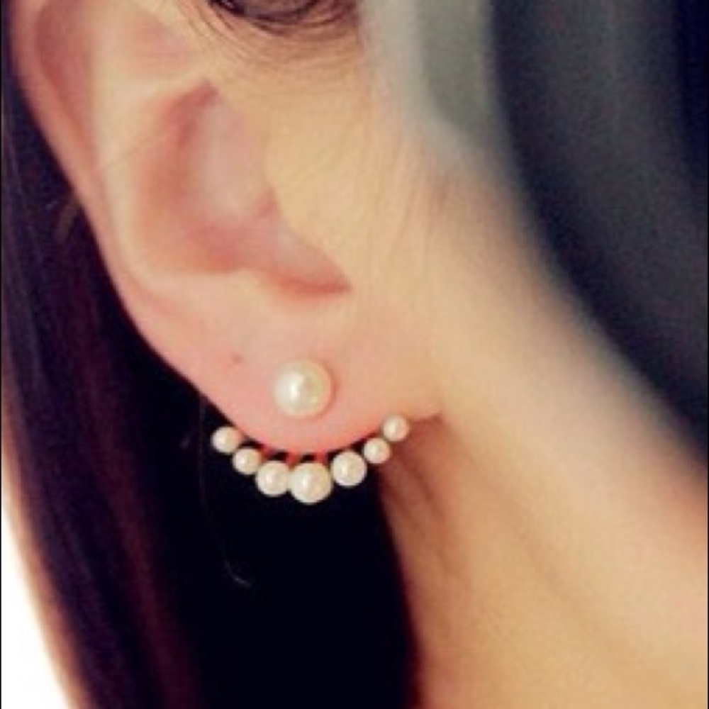 Faux pearl earring